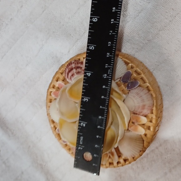 Shell  Vintage Decorated  Wicker  Coaster Set Of 6 - Picture 6 of 9